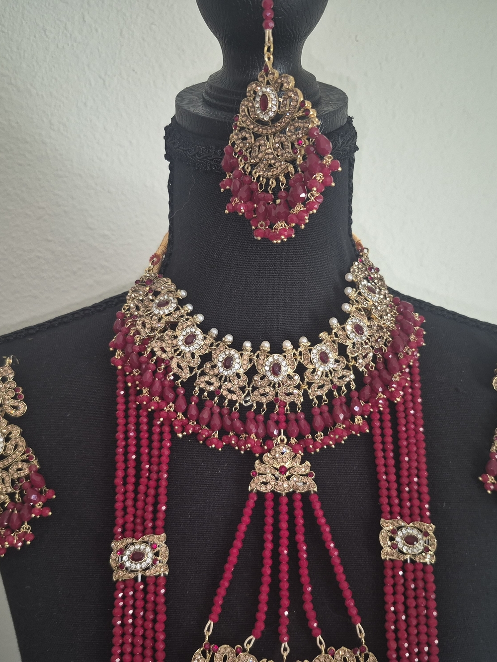 Elegant Gold-Tone and Ruby Red Beaded Bridal Necklace Set
